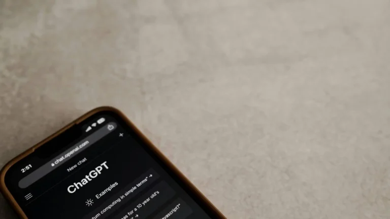 Nuevo curso gratis enseña a usar ChatGPT para estudiar con más eficiencia