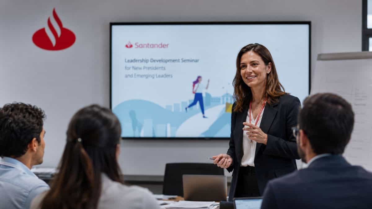 Beca Santander Open Academy para seminario internacional de liderazgo